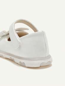 Cozy Pixies Zapatos versátiles y lindos para niñas pequeñas con correa de gancho y bucle, convenientes para uso en interiores y exteriores, diseño de conejo - Blanco - Ver 8