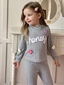 Genkimix Kids 2 件套年轻女孩休闲针织花卉刺绣字母连帽衫套装 - 灰色 - 查看 4