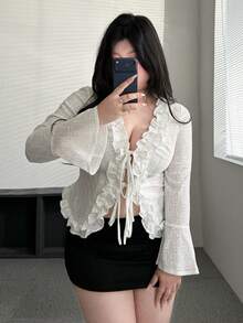 Flirla 大码女式纯色蕾丝边系带前襟上衣 - 白色 - 查看 3