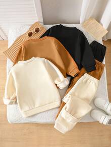 SHEIN Genkimix Kids 3件套 Young Boy 新款秋冬活力字母刺绣圆领长袖上衣和裤子套装，有意义的字母刺绣设计，柔软的面料，宽松版型，适合日常穿着、上学、郊游、度假 - 彩色 - 查看 2