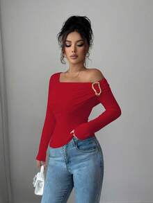 SHEIN Elenzya 女款紅色秋季優雅夜出露肩套頭T恤，配金屬鈕扣，百搭通勤風，適合情人節、新年 - 紅色 - 查看 6