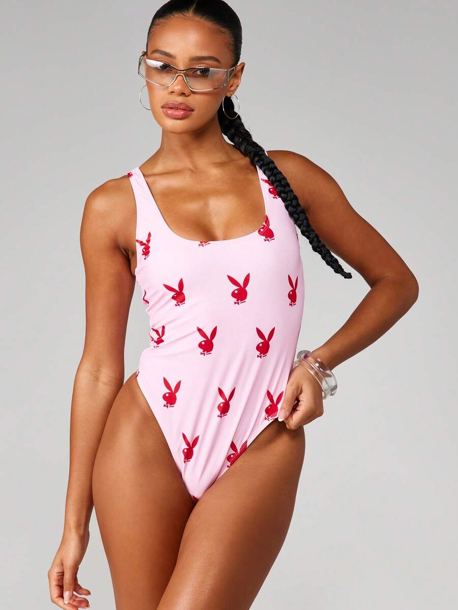 Missguided x Playboy 圆领无袖连体泳衣,全身印花设计,适合海滩和泳池穿着 - 粉色 - 查看 1
