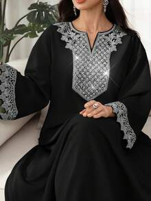 Al Najma 优雅V领喇叭袖串珠装饰花卉黑色连衣裙 - 黑色 - 查看 4