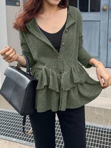FRIFUL Kaos Kasual Lengan Panjang Wanita dengan Kerah Bulat, Hiasan Kancing Logam, dan Detail Ruffle Berlapis. - Hijau Tentara - View 5