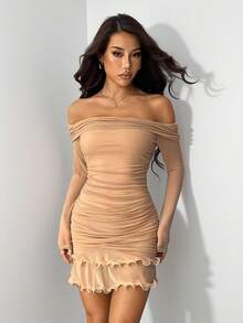 SHEIN PETITE 女士杏色纯色网眼针织褶饰露肩性感露肩长袖荷叶边下摆优雅甜美迷你连衣裙，适合下午茶、聚会、时尚外出、约会、甜蜜外出、夜间外出、圣诞派对、除夕夜、节日装、长袖连衣裙、性感女装、俱乐部装 - 卡其色 - 查看 3