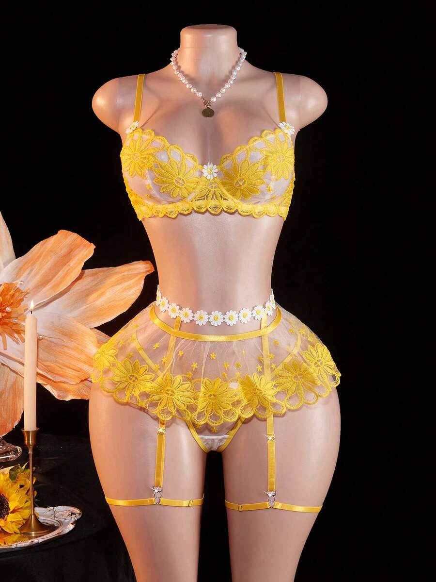 QuietHaus 5pcs Women Sexy Lingerie Set With Water Soluble Embroidery For Going Out - Yellow - View 1