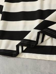 ROMWE MEN Men's Graphic & Striped Polo Shirt, Loose Fit Spring/Summer - Black and White - View 4