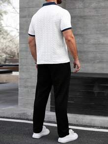 Manfinity CasualCool 男士撞色滚边短袖 Polo 衫和黑色抽绳腰裤套装 - 彩色 - 查看 2