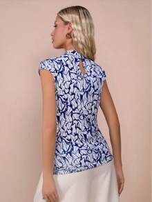 Blusa femenina elegante diseño fruncido estampado artístico fibra elástica corte ajustado cuello alto manga corta oficina playera - Multicolor - Ver 2