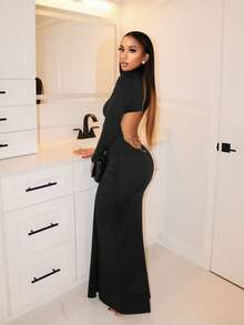 BamGleam Sukienka damska z odkrytymi plecami i metalowym łańcuchem dekoracyjnym - Czarne - Zobacz 1