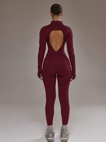 Musera Sport Jumpsuit Lengan Panjang Pas Badan dengan Detail Piping Kontras dan Resleting di Bagian Belakang Terbuka, Cocok untuk Olahraga Musim Dingin, Gym, dan Latihan Padel. - Burgundy - View 6