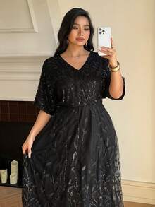 Dazy Plus Đầm maxi dài tay cổ chữ V họa tiết lá bằng chiffon dệt hoa thanh lịch dành cho nữ cỡ lớn, màu đen, thích hợp cho mùa xuân/hè, dự tiệc, lễ hội hoặc các dịp đặc biệt khác. - màu đen - Xem 5
