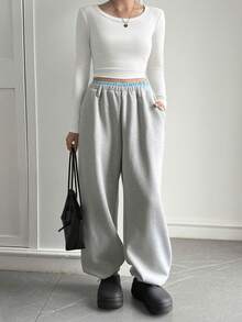 DAZY Celana Jogging Wanita Longgar dengan Pinggang Dua Lapis dan Panel Warna Kontras - Grey - View 4