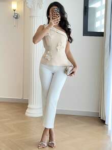 Modelyn 女士纯色不对称无袖收腰优雅上衣，饰有3D立体花卉图案 - 卡其色 - 查看 4