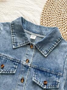 SHEIN Vintaside Kids Rochie de primăvară/toamnă pentru fete, cu guler răsturnat, mânecă lungă, la modă, elegantă, din denim spălat, de înaltă calitate, potrivită pentru activități casual în aer liber și întâlniri cu prietenii, oferind un aspect confortabil și relaxat, cu un design simplu și confortabil. - Bleu - Vizualizare 6
