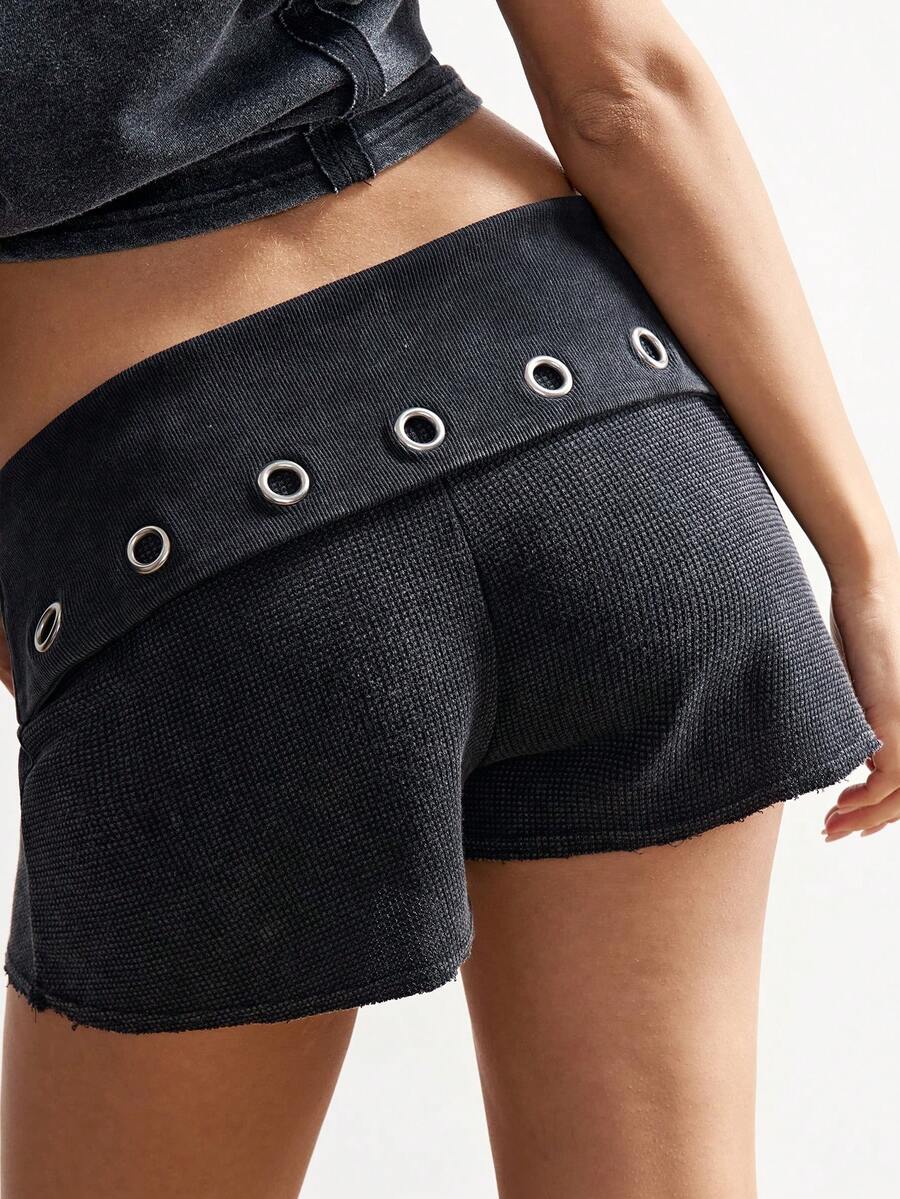 Bohemela Quần short nữ phong cách Y2K Boho miền Tây, trang trí kim loại họa tiết xuyên thấu, cạp gập, siêu ngắn, xử lý giặt và làm cũ theo phong cách vintage, cạp thấp, ôm sát, quần đùi boxer, thích hợp cho tiệc tùng, câu lạc bộ, Giáng sinh, đi biển, mùa hè, mùa đông, hàng ngày, đa năng. - Xám - Xem 1