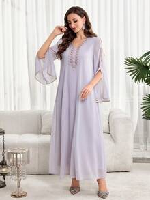 Al Najma 女士花卉刺绣V领开衩袖优雅阿拉伯连衣裙 - 淺灰紫 - 查看 3