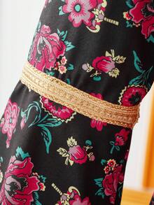 女童黑色底粉色碎花传统图案连衣裙，金色滚边喇叭袖，适合中东家庭聚会/文化活动，四季皆宜。 - 彩色 - 查看 5