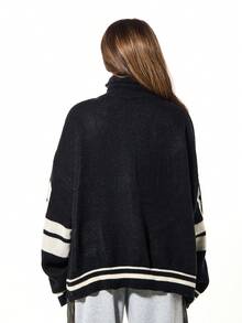 SUMWON WOMEN Áo khoác cardigan dệt kim dáng rộng, vai rớt, khóa kéo, kiểu dáng thể thao, in số 89 và họa tiết ngôi sao. - màu đen - Xem 2