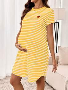 SHEIN 孕妇爱心刺绣条纹圆领短袖休闲T恤裙 - 黃色 - 查看 7