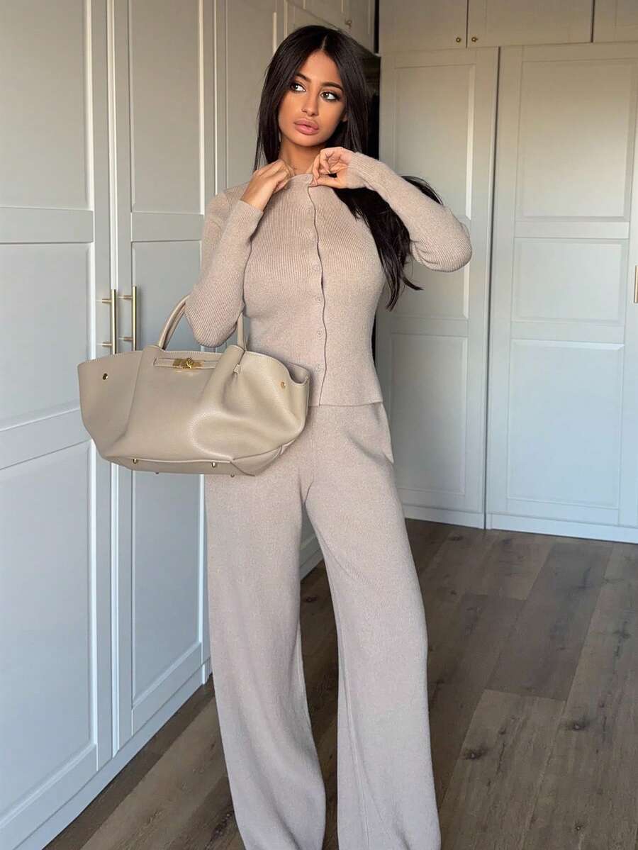 Ronhire 纽扣长袖开衫搭配宽松弹力针织裤和罗纹针织套装，尽显优雅性感街头风，适合秋季夜晚外出、晚宴派对和冬季穿着。 - 灰色 - 查看 1