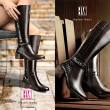 Botas de Piel Negras Mujer Tacón Bajo Modernas con Textura y Detalle de Cadena - Marrón - Ver 3