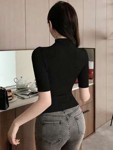 DAZY Áo crop top chải kỹ, áo thun cổ lọ tay ngắn cho nữ - màu đen - Xem 6