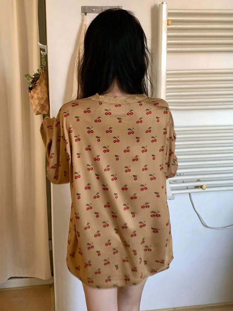 2pcs Women Lace Patchwork V-Neck Loose Ditsy Floral Long Sleeve T-Shirt And Shorts Pajama Set