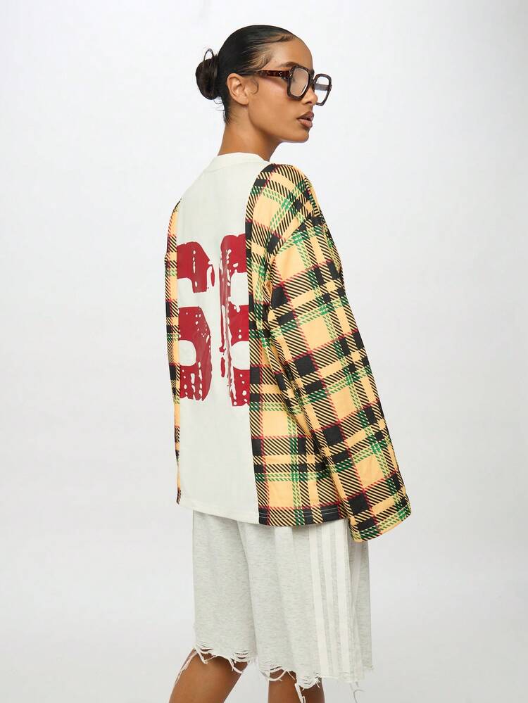 Sudadera con mangas en contraste a cuadros y estampado de texto