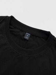 ROMWE MEN Men's Round Neck Short Sleeve Cartoon Character Print Distressed T-Shirt