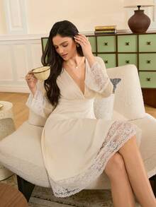 Moireta Reife & elegante Satin, Mesh & Spitze Patchwork Langarm Damen Nachthemd - Champagnerfarben - Übersicht 4
