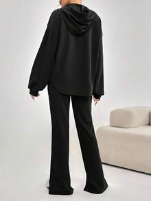 Veilorie 女士休闲字母印花抽绳连帽卫衣和裤子两件套，秋季两件套 - 黑色 - 查看 3