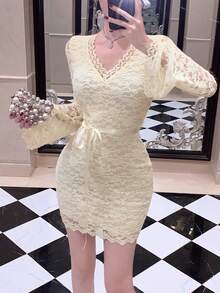 DAZY Đầm ngắn nữ thanh lịch cổ chữ V thắt eo bằng ren, thích hợp cho mùa xuân/hè. - Màu be - Xem 5