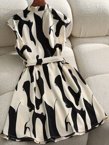 Franclia 夏季新款女士斑马纹波纹图案A字连衣裙，适合度假、外出和约会 - 彩色 - 查看 2