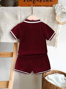 SHEIN Vintaside Kids 2件組男嬰海軍藍酒紅波羅衫與短褲套裝 夏季休閒 厚條紋布料 親子款 優雅風格 派對穿搭 - 酒紅色 - 查看 2
