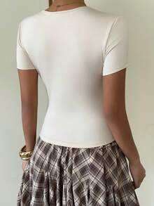 Siren Gaze 女士纯色简约修身短袖T恤，日常穿着 - 杏色 - 查看 2