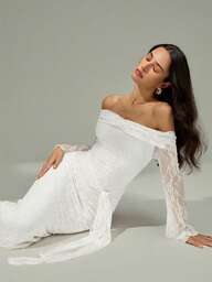 Modelyn Robe élégante pour femmes avec épaules dénudées, manches longues, froncée sur les côtés et avec nœud en dentelle