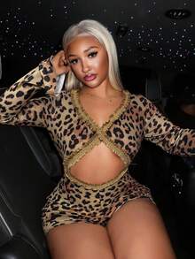 Slaydiva 2025 Autumn New Halloween Birthday Party Banquet College Style Student Daily Casual Cruise Travel Viral Streetwear Sexy Club V-Neck Long Sleeve Cutout Waist Ruffle Trim Brown Leopard Print Autumn Bodycon Jumpsuit For Women - Khaki - View 2