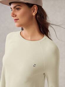 OutZeal 女士冬季保暖户外长袖T恤，日常休闲保暖内衬，触感如黄油般柔软，带拇指孔 - 杏色 - 查看 4