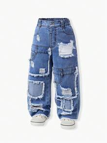 Denimly 女童刺绣做旧直筒牛仔裤，休闲时尚舒适学院风推荐！浅蓝色水洗舒适面料，膝盖和小腿处分布着多处不对称的做旧破洞，刺绣贴片巧妙点缀破洞区域，巧妙地调整了整体比例。适合日常出行、返校季、校园活动或周末郊游，为小女孩打造时尚个性的造型！