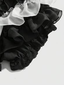 ROMWE Kawaii Women's Contrast Color Ruffle Hem Fashionable Shorts - Black and White - View 4