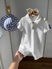 SHEIN Bộ 2 món cho bé trai sơ sinh, kiểu dáng dễ thương, chất liệu dệt kim, tay ngắn, kẻ sọc và mũ kẻ sọc, thích hợp cho tiệc sinh nhật, tiệc tưng bừng, tiệc tối, biểu diễn, đám cưới, lễ kỷ niệm 1 tháng tuổi, lễ rửa tội và sinh nhật lần thứ nhất. - Nhiều màu - Xem 4