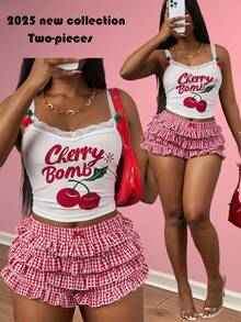 Slaydiva 2025 新款夏季性感可爱樱桃字母印花蕾丝吊带背心和红色格子荷叶边短裤，两件套，适合音乐节和购物
