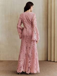 Đầm dài dáng đuôi cá ôm eo, cổ tròn, tay loe, eo thon, họa tiết lá thêu ren, kiểu dáng thanh lịch mùa xuân/hè mới của Anewsta dành cho nữ. - Hồng - Xem 3