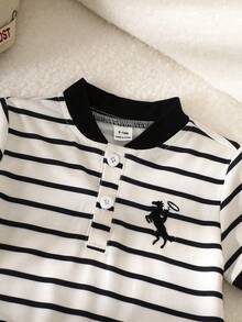 SHEIN Playful Pals 男婴休闲条纹印花Polo衫套装 - 黑與白 - 查看 3