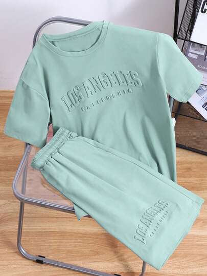 Mirajuku 2件套青少年男童休闲度假时尚运动短袖T恤和短裤套装，浅绿色，3D字母印花简约运动装，夏季