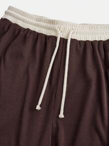 SHEIN Girlism 少女春夏时尚罗纹棕白撞色休闲修身基础款T恤搭配撞色腰带宽松口袋裤套装，休闲运动街头风。适合大学运动、返校、足球、户外等场合，舒适百搭。 - 棕色 - 查看 6
