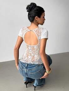 Siren Gaze 女款白色半透視 T-Shirt，船領短版落肩袖對比蕾絲露背網紗上衣，夏季性感時尚派對夜透視上衣 - 白色 - 查看 2