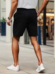 Manfinity Homme 男士夏季休闲纯色修身短裤，适合送给丈夫、男朋友的礼物 - 黑色 - 查看 2