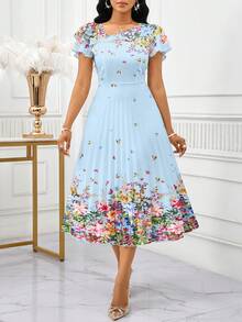 SHEIN Lady 春夏休闲圆领喇叭袖荷叶边中长短袖连衣裙度假装女装沙滩装女装度假装女装沙滩度假装沙滩婚礼宾客连衣裙吊带裙褶皱白色粉色花卉女装春季邮轮服装女装长裙生日及活动连衣裙/办公室连衣裙/教堂连衣裙/婚纱/节日连衣裙/波西米亚风女装； - 藍色 - 查看 4